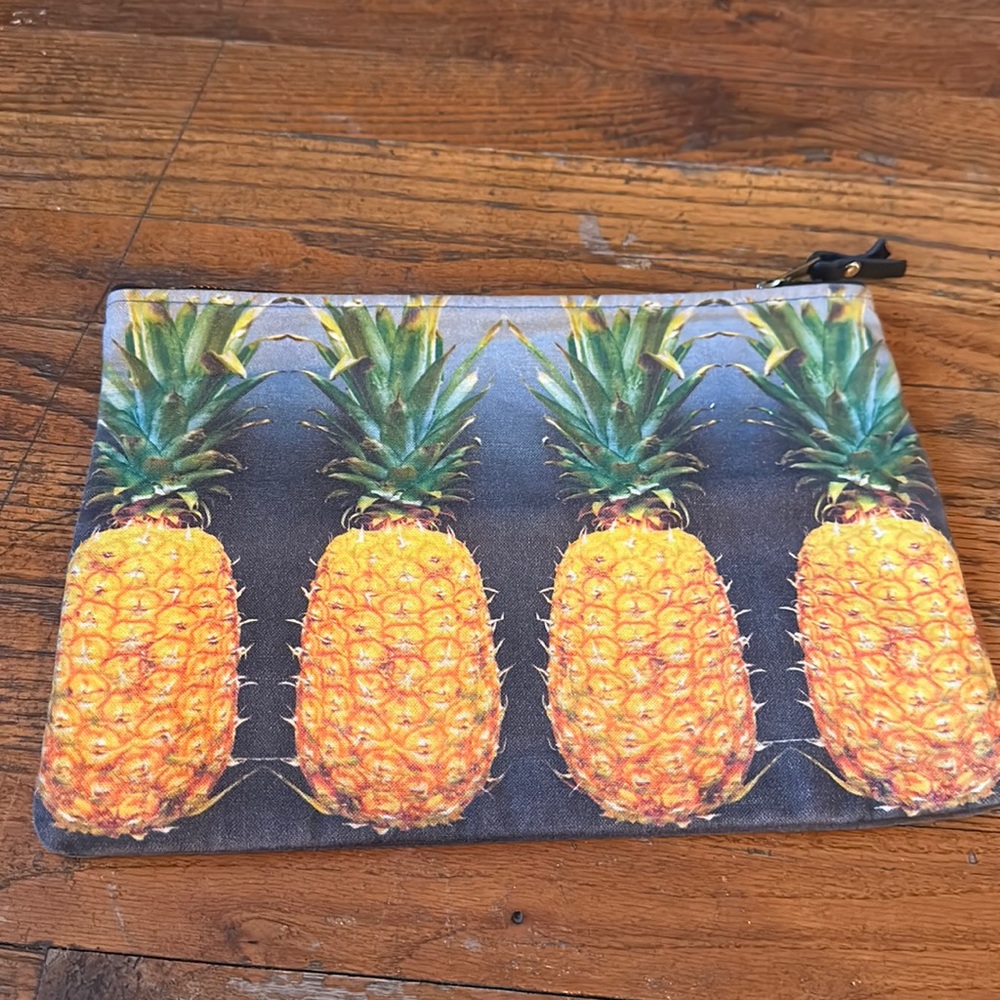 Pineapple 🍍 screen-print clutch